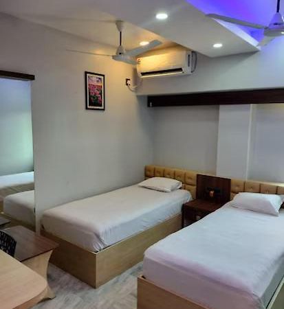 Hotel Epar Bangla Agartala Buitenkant foto
